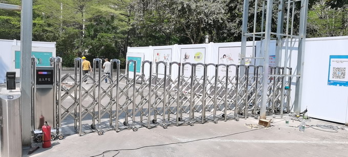 不锈钢伸缩门